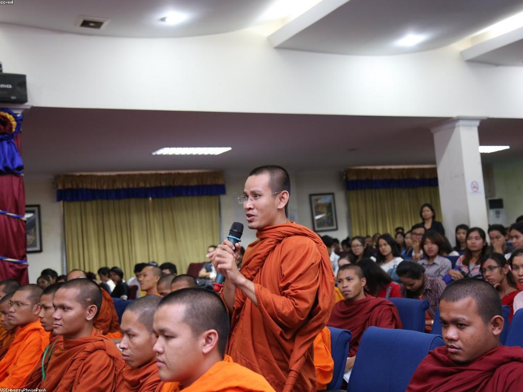 ផលប៉ះពាល់នៃស្លតថ្មីលើការអភិវឌ្ឍសង្គម